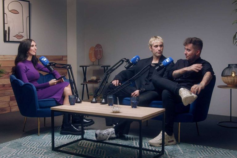 2btube estrena 'Con los Pies en el Cielo', un podcast sobre la psicología de la fama con Ixi Ávila