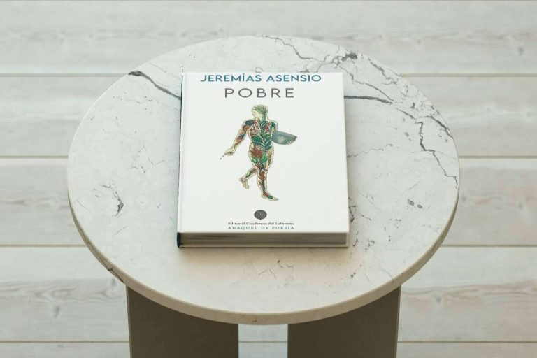 Llega a las librerías el debut literario de Jeremías Asensio con su poemario 'Pobre', un destello de sentimiento y rima