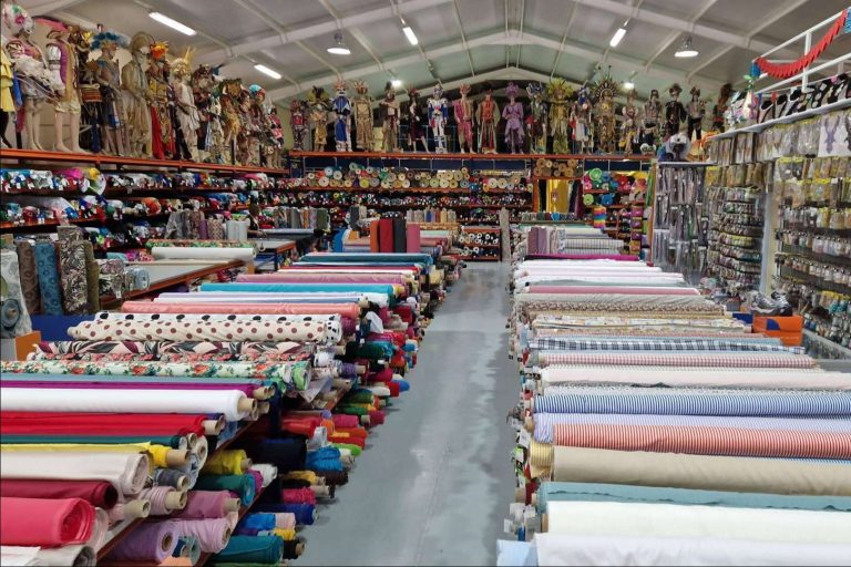 Miles de tejidos y mercería especializada para el Carnaval y la fiesta en Almacenes Casa Ángel