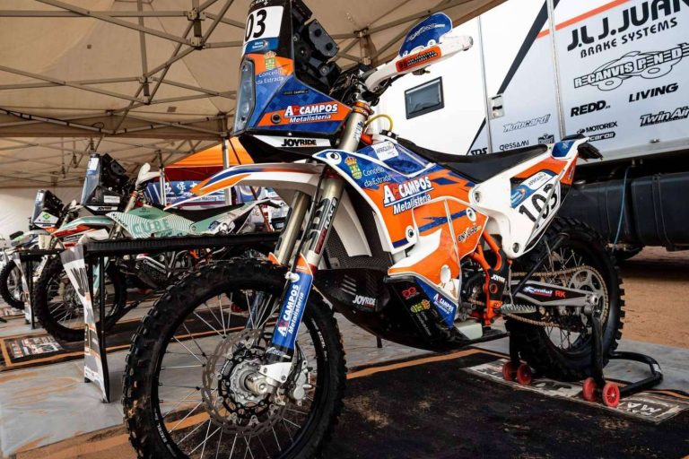 ADHESIVOSEMBARRADOS dispone de adhesivos motocross