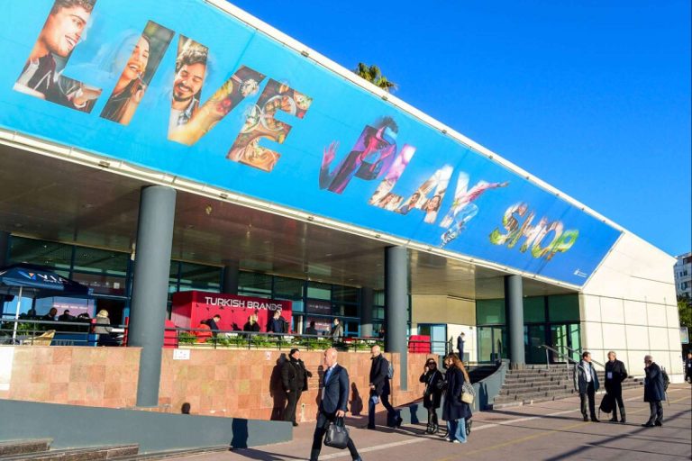 La presencia Ibérica en MAPIC ha crecido más de un 15 % en la edición de 2023, por Meridiana