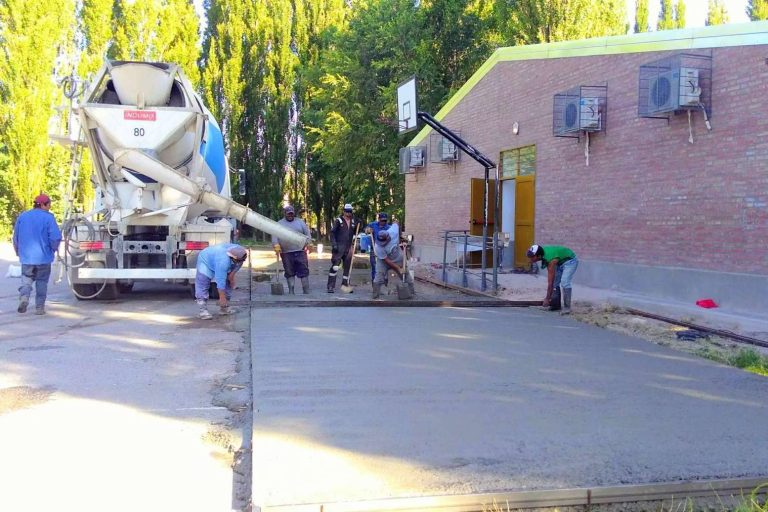 Fibras en solera de hormigón en Neuquén, Argentina