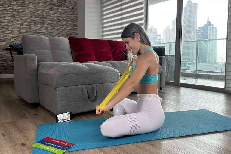 Cómo tonificar mediante ejercicios con bandas elásticas