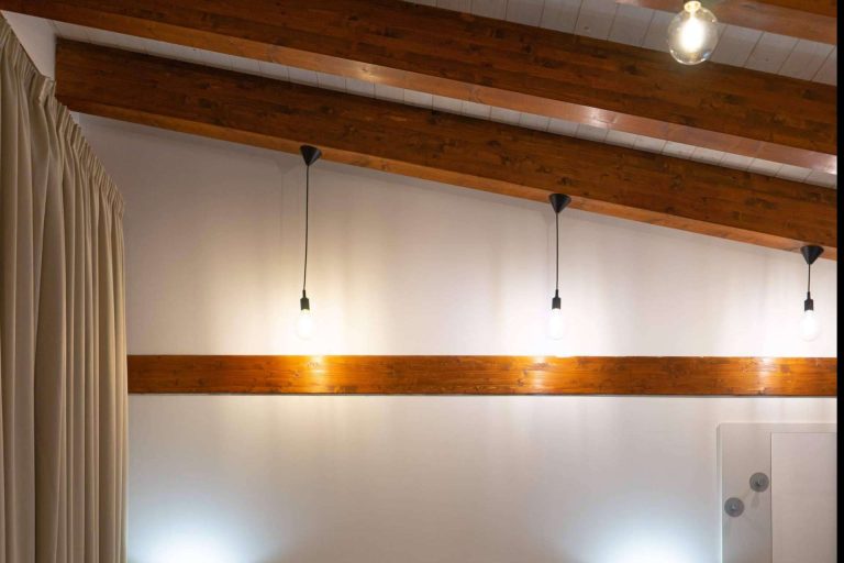 Conseguir calor de hogar con los paneles sándwich de Caliplac