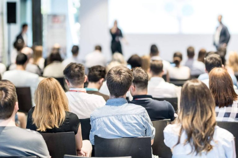 Capacitación a equipos de ventas con la formación profesional de EGCI