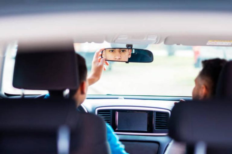 La DGT prepara una revolución en la carretera con menores pudiendo conducir