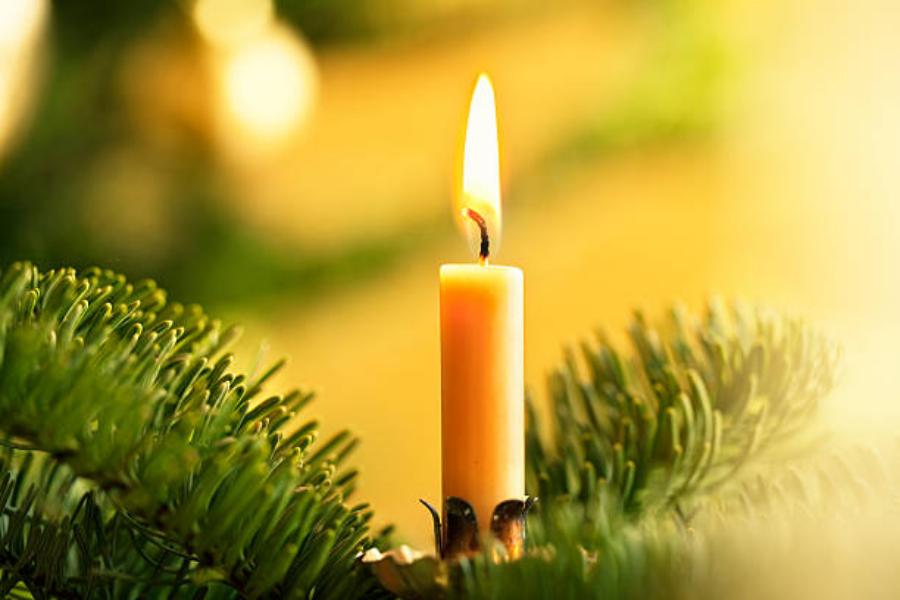 Monedas, perejil y velas amarillas: ofrendas para la fortuna