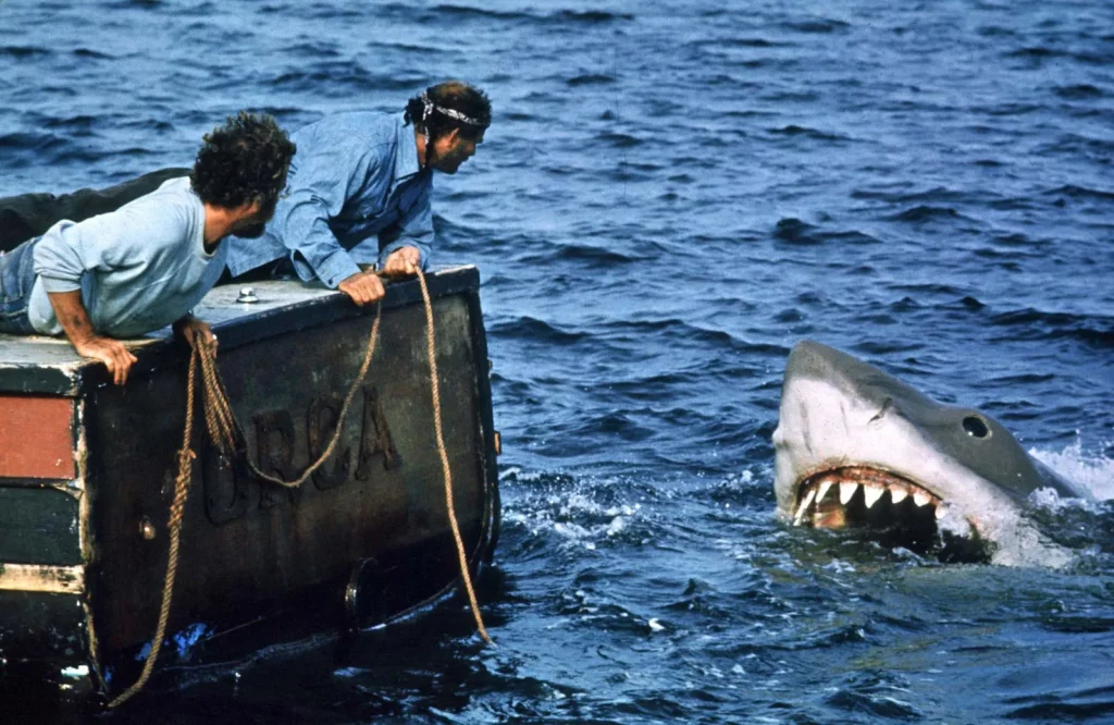 Rebélate contra el frío y la Navidad con estas 10 películas que te trasladarán al verano 1 jaws