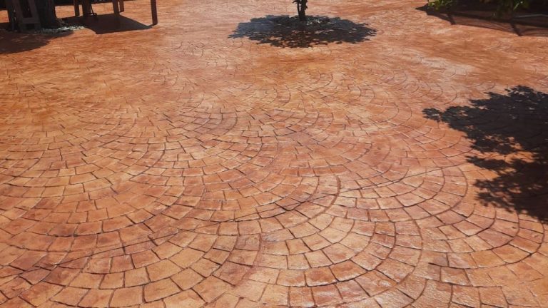 General Pavimentos explica cómo convertir patios en espacios espectaculares con hormigón impreso