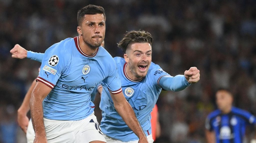 rodri y grealish celebran el gol del manchester city en la final de champions league e1738020978129