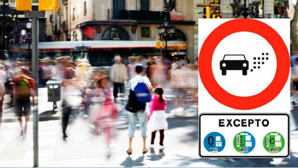 Si tienes alguno de estos coches, la DGT te prohibirá pasar al centro de las ciudades 29 DGT: Tan solo un 4% de coches son Eco o Cero emisiones