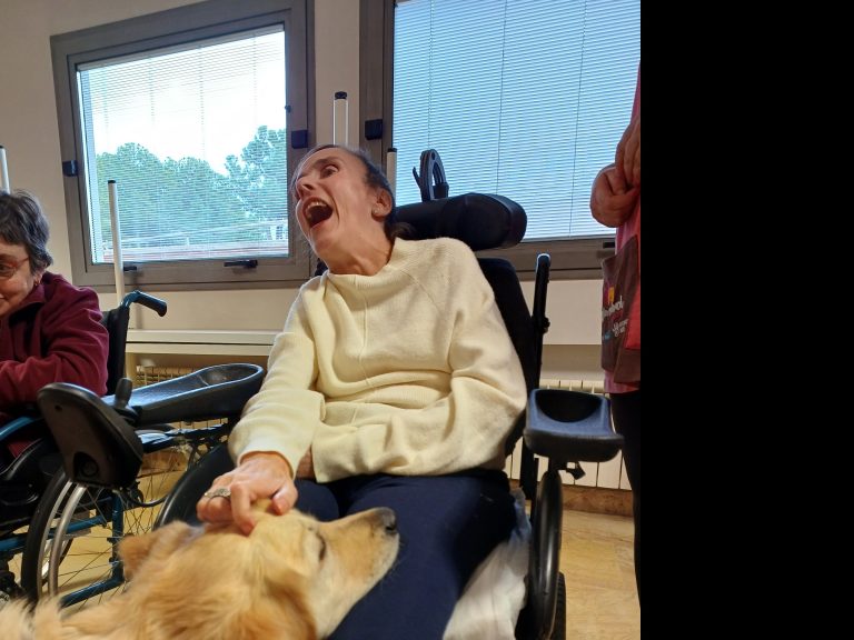 ORPEA Madrid Mirasierra celebra San Antón con ocio asistido con perros para pacientes con daño neurológico