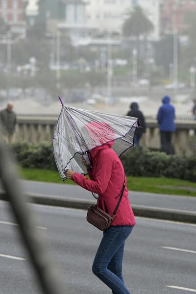 El tiempo de hoy: viento, nieve, lluvias y oleaje activan los avisos en 14 comunidades autónomas este viernes 5 de enero