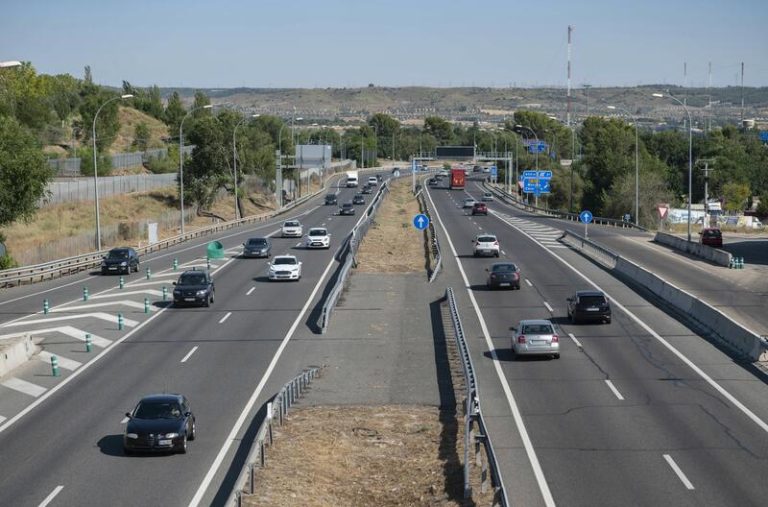 La DGT prevé 3 millones de desplazamientos por carretera este fin de semana de Reyes