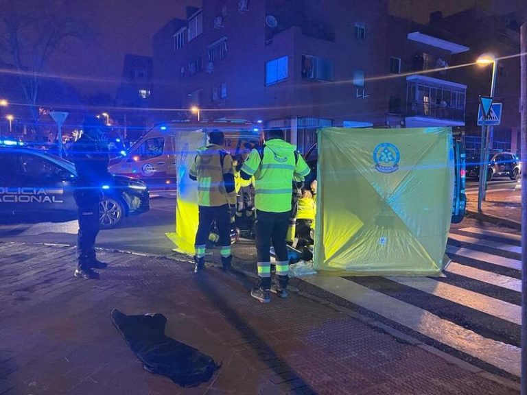 Muere una mujer de 40 años tras recibir varios disparos en plena calle en Puente de Vallecas (Madrid)