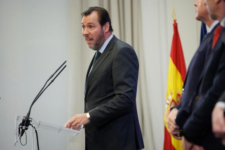 Óscar Puente avanza que Renfe ha superado el millón de abonos gratuitos expedidos en lo que va de año