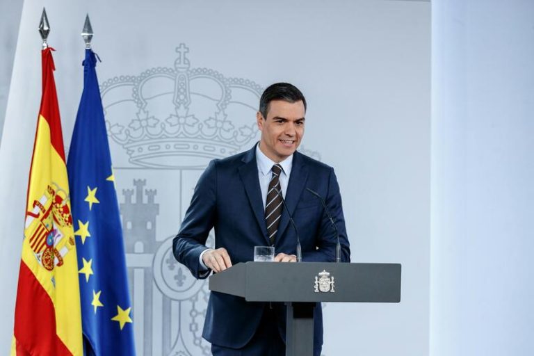 Pedro Sánchez: "El SMI es la mejor herramienta para combatir la pobreza laboral"