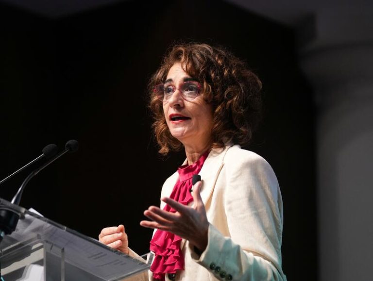 Montero recomienda "paciencia y diálogo" a Yolanda Díaz tras la ruptura con Podemos