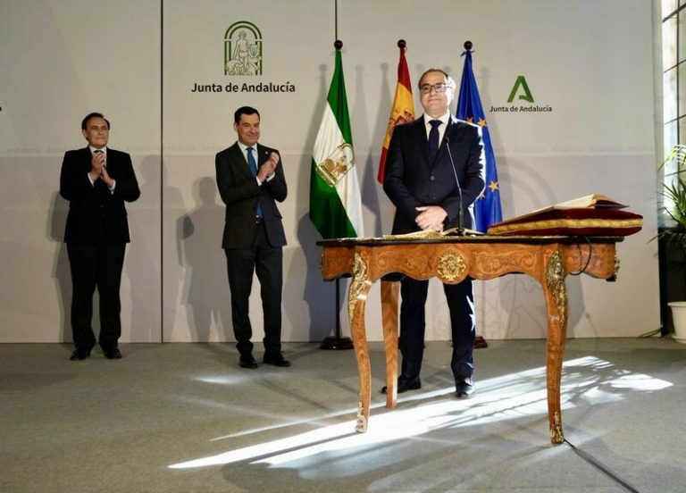 Andalucía asumirá el coste de la Seguridad Social de los universitarios en prácticas en la Administración