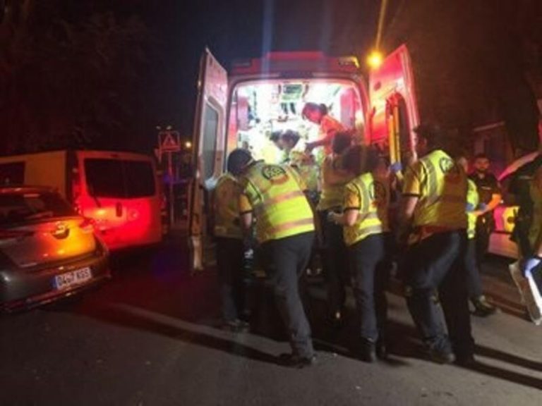 Heridos graves dos jóvenes por arma blanca tras una reyerta en Villaverde (Madrid)
