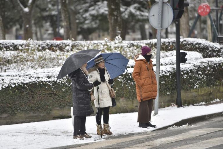La borrasca 'Juan' trae lluvia, nieve, heladas y frío con térmometros que suben el domingo, cuando vuelve la estabilidad
