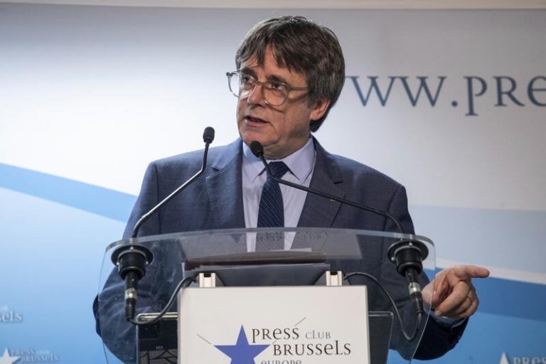 Puigdemont acusa a García Castellón de "vulneración persistente del Estado de Derecho"