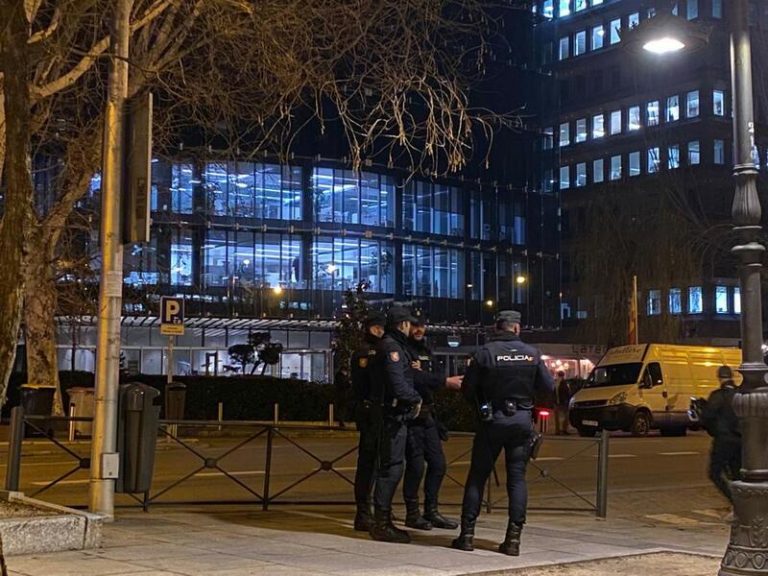 Delegación del Gobierno prohíbe una manifestación contra la amnistía frente a la sede del Parlamento Europeo en Madrid