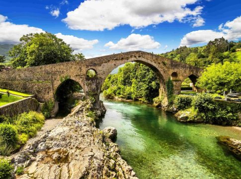 Viajes que te cambiarán la vida: 12 destinos turísticos de Europa poco comunes