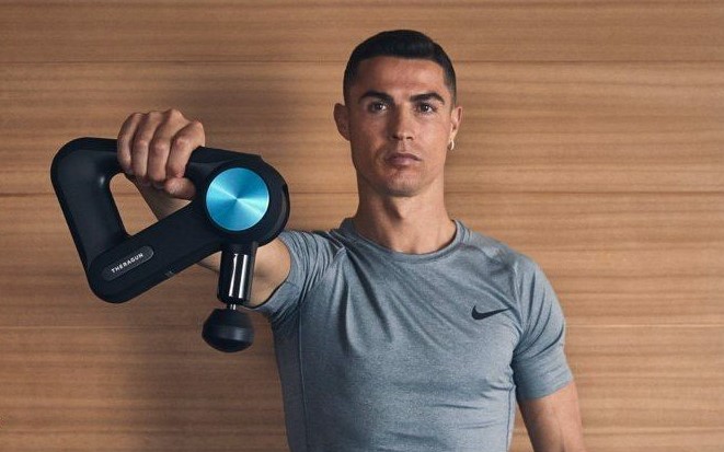 La pistola de masaje a lo Cristiano Ronaldo que está tirada de precio en Amazon 