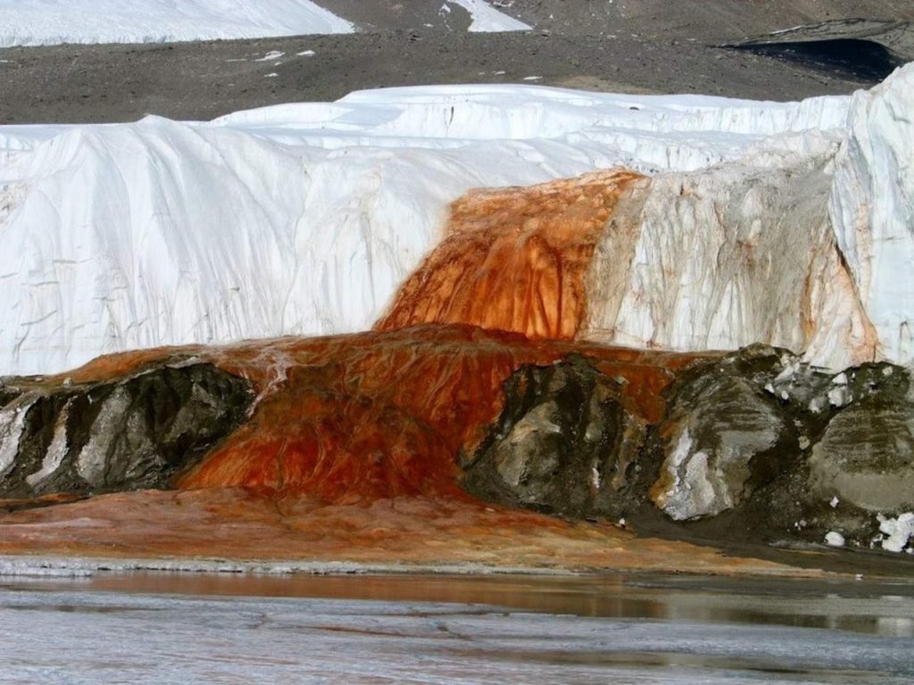 El misterio de las Cataratas de Sangre, uno de los lugares más raros del planeta Tierra 4 Cataratas de Sangre 5