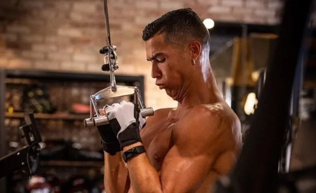 Cristiano Ronaldo comparte su enfermizo entrenamiento físico 