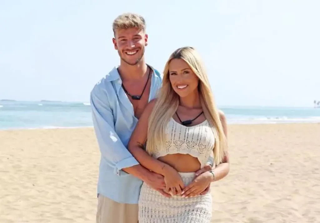 Joaquín Prat, asombrado por las presentaciones de los solteros en 'La isla de las tentaciones': 'Un grupo de eruditos...'