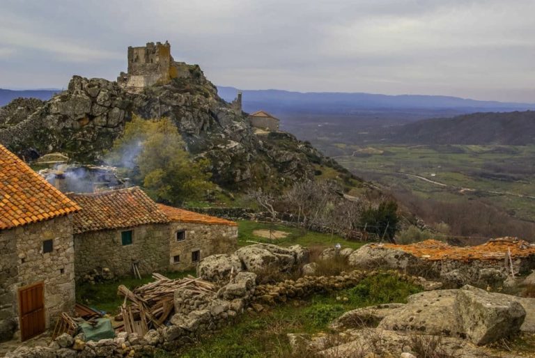 De arquitectura árabe a un capricho medieval: la lista de pueblos más bonitos de España se actualiza