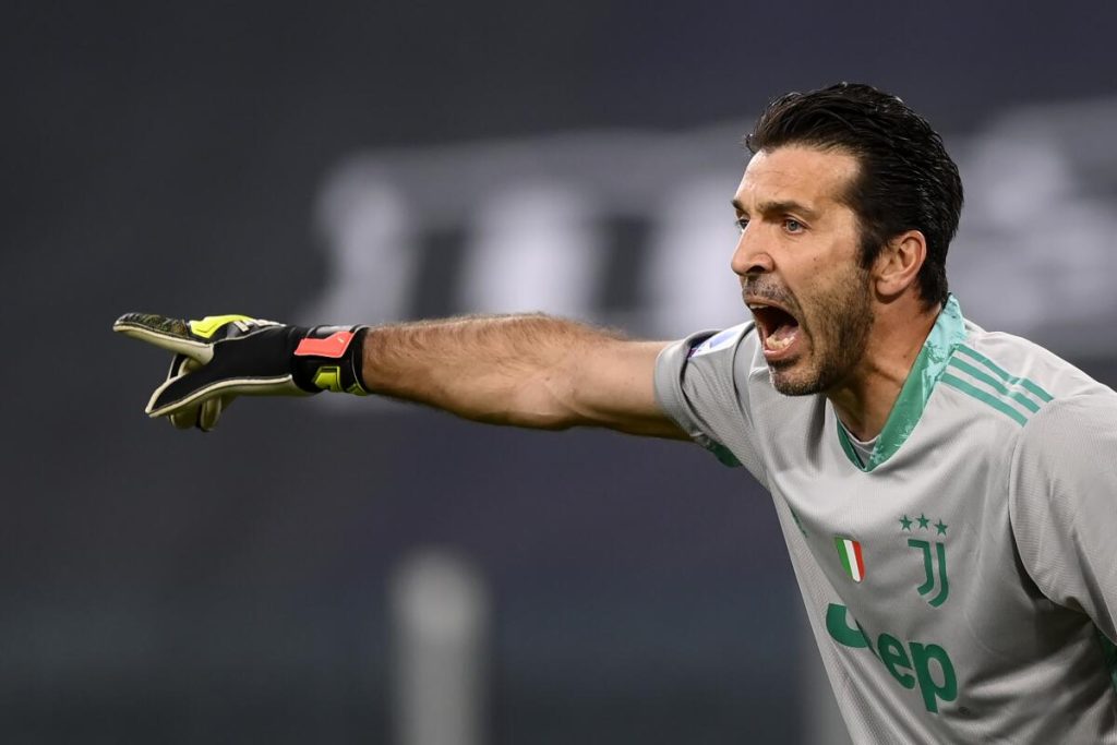 El mítico portero Buffon da la revolucionaria solución para mejorar el fútbol para siempre 174 Desafío de marcación: la dificultad de vencer a porteros de gran estatura