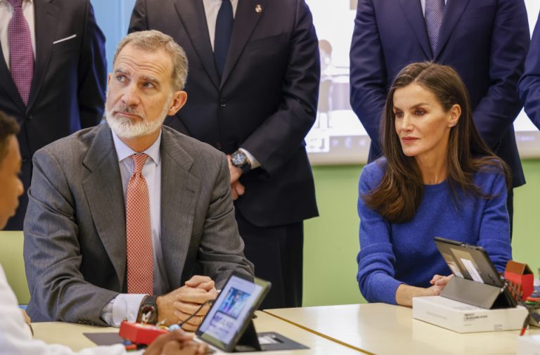 Peñafiel detalla las relaciones en la cama de Letizia y el rey Felipe VI: 