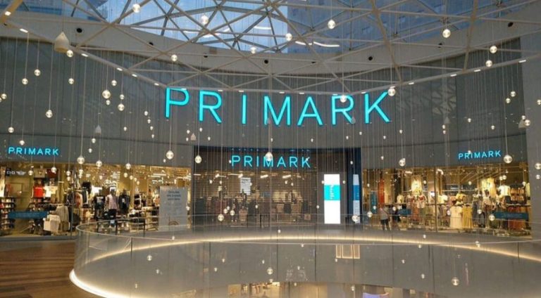 El cárdigan de Primark que luce Paula Echevarría es la compra de estas rebajas de invierno