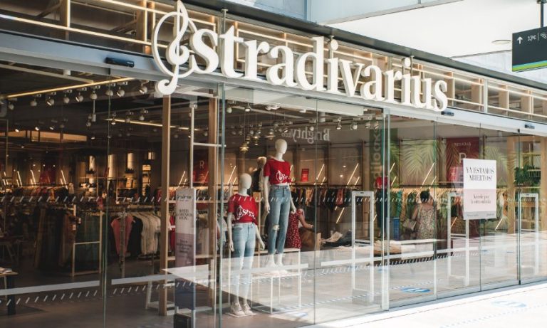 El chollazo de las rebajas 2024 el bolso de Stradivarius por solo 4 euros para quienes lo quieren grande