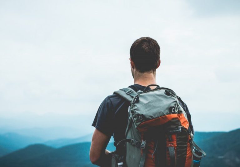 El nuevo ejercicio fácil de hacer que muchos prefieren a salir a correr qué es el rucking