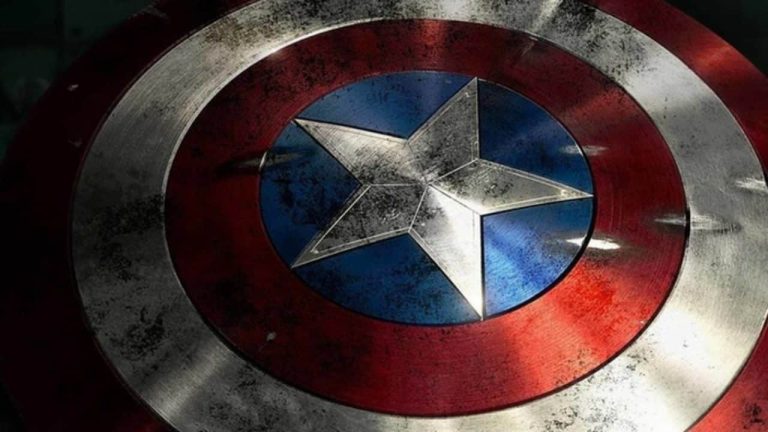 El primer arma del Capitán América de Marvel no era ni el escudo, ni una espada, sino mucho más macarra