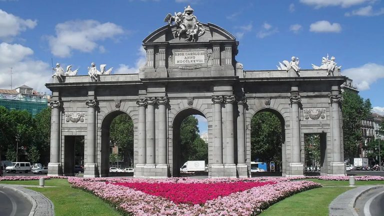El secreto mejor guardado de uno de los monumentos estrella de Madrid y España: la Puerta de Alcalá