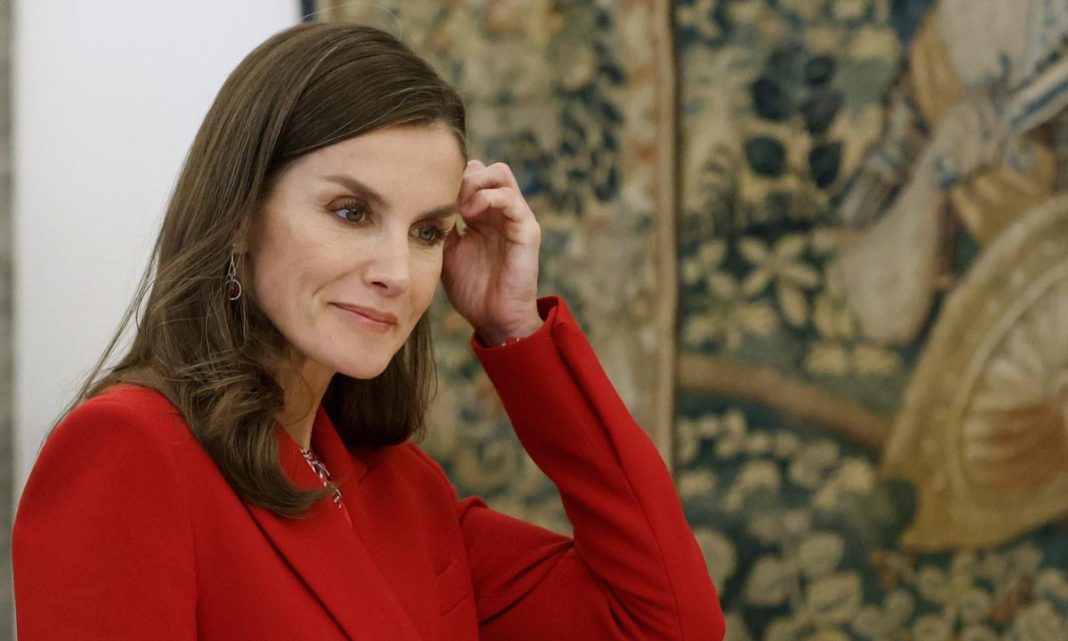 Pilar Eyre explica cómo usan a Letizia para perjudicar a la Casa Real