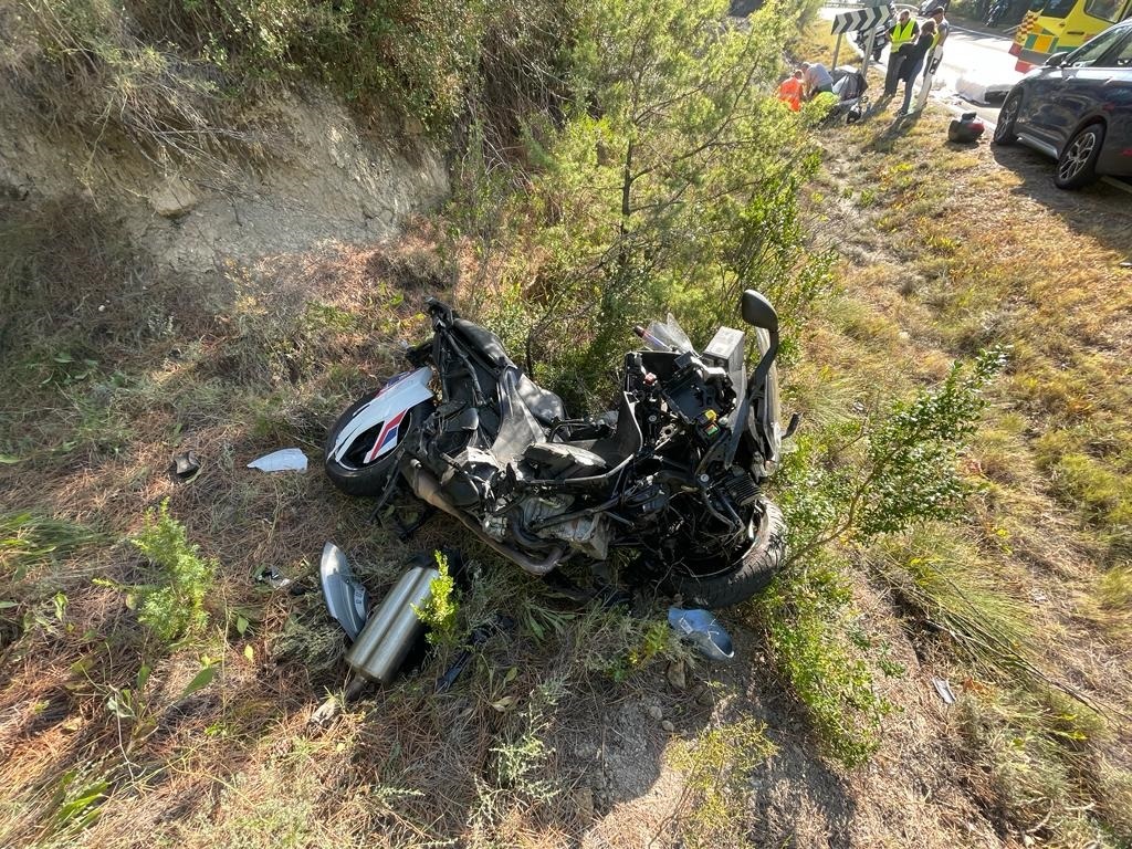 EuropaPress 5428172 herido grave motorista colisionar turismo n 240 sigues