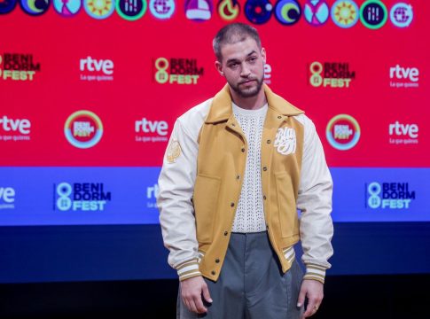 El canario St Pedro nos cuenta su relación con el Bolero, con el Benidorm Fest y su colaboración con Eduardo Cabra