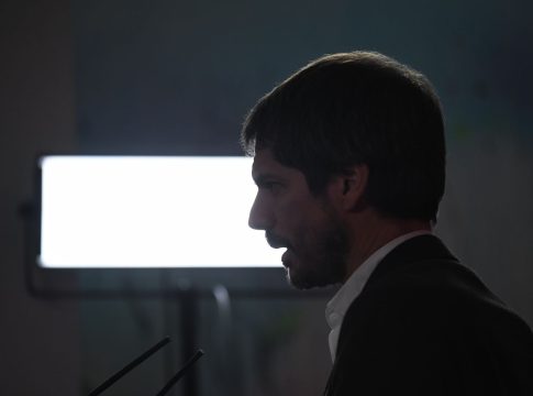 Ernest Urtasun enfoca su primer mes en el cargo en mantener la presión sobre el PP como portavoz de Sumar
