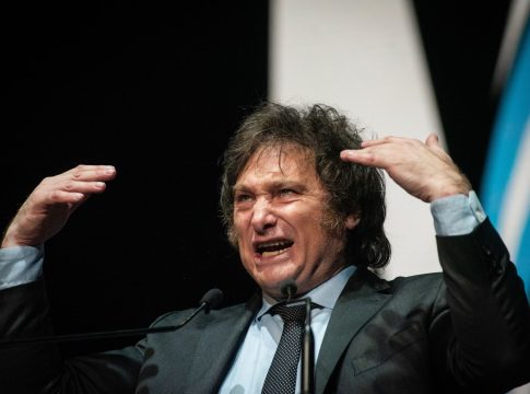 Milei Aunque ha tenido que ceder en puntos clave, Milei apunta a aprobar su discutida ley Ómnibus