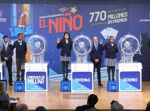 El número 94.974 ha sido agraciado con el 'Gordo' del Sorteo Extraordinario de 'El Niño' 2024. El número 94.974 ha sido agraciado con el 'Gordo' del Sorteo Extraordinario de 'El Niño' 2024.