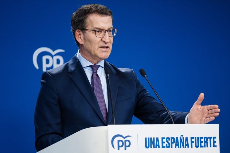 PSOE y PP, dispuestos a llegar a más acuerdos en materia social tras pactar el nuevo artículo 49 