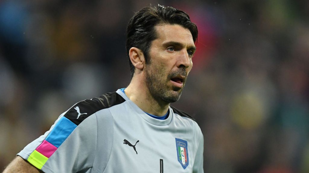El mítico portero Buffon da la revolucionaria solución para mejorar el fútbol para siempre 175 Evolución del juego: físico y estrategia sobre el talento individual