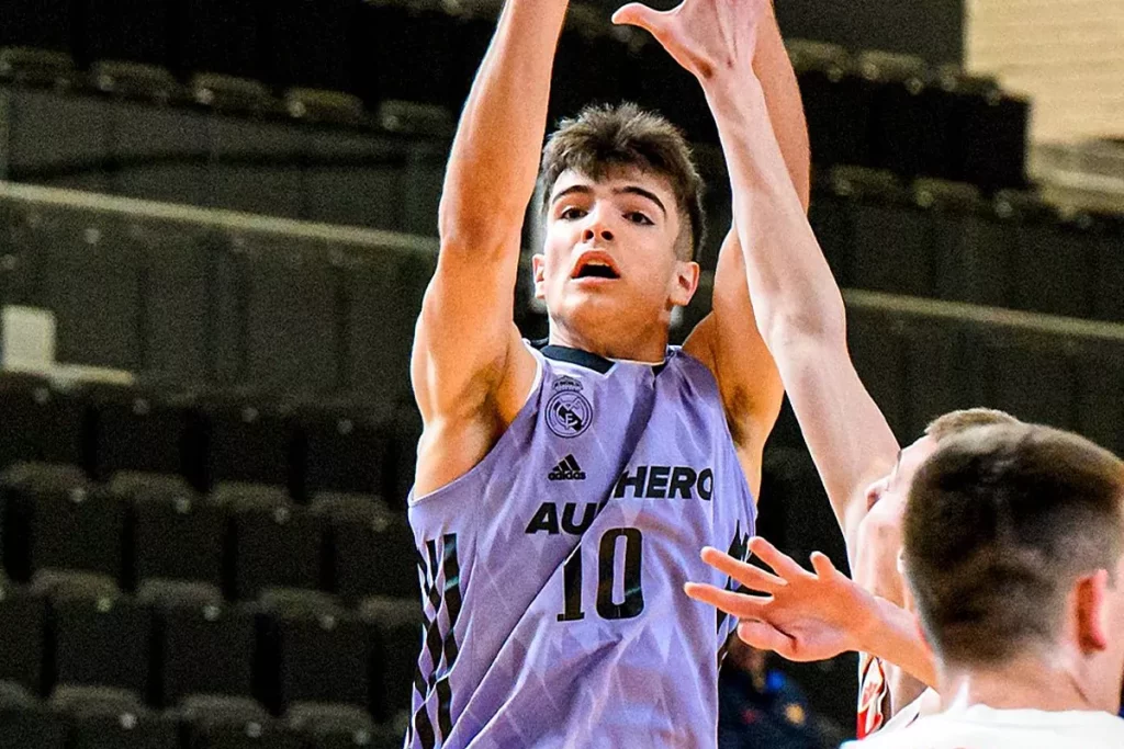 El nuevo prodigio del baloncesto español que podría unirse a la élite de la NBA junto a los Gasol y Ricky Rubio 14 Hugo González: Elogios y reconocimiento