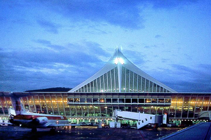 Infraestructuras y servicios destacados: el éxito del aeropuerto vasco